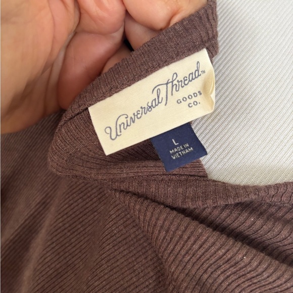 Universal Thread Brown V-Neck Long Sleeve Top - Picture 4 of 7